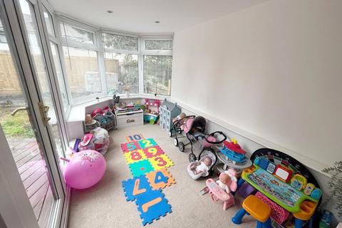 19 Brooklands Drive, Droylsden, Manchester, M43 7LP