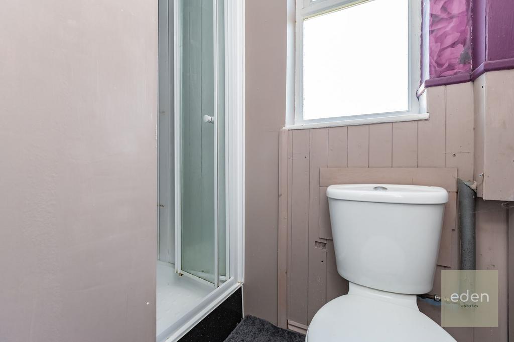 SHOWER ROOM &amp; WC