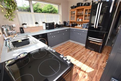 74 Mill View, Waltham, Grimsby, DN37 0HG