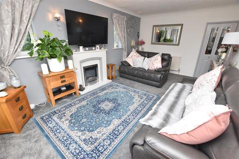 74 Mill View, Waltham, Grimsby, DN37 0HG