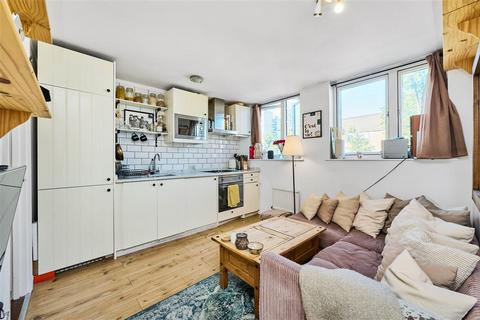138 Woolstaplers Way, London, SE16 3UR