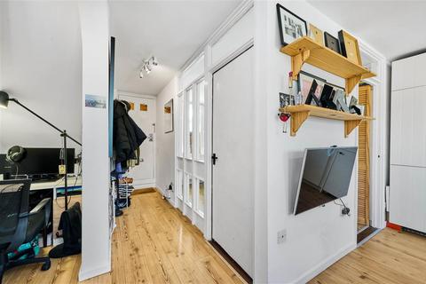 138 Woolstaplers Way, London, SE16 3UR