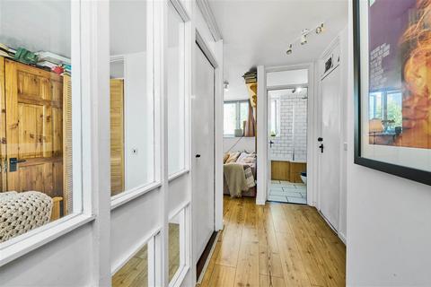 138 Woolstaplers Way, London, SE16 3UR