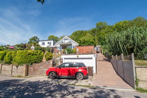 4 bedroom detached house for sale, Pilgrims Road, Halling