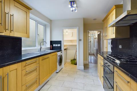 4 bedroom semi-detached house to rent, Alms Hill Road, Sheffield