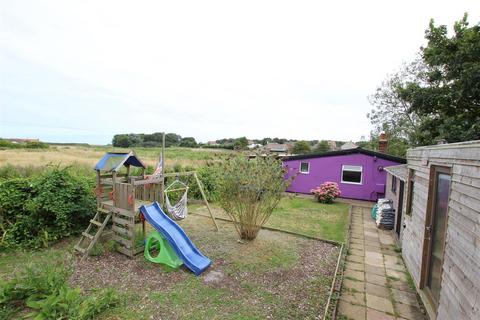 2 bedroom detached bungalow for sale, Graingers Road, Hornsea