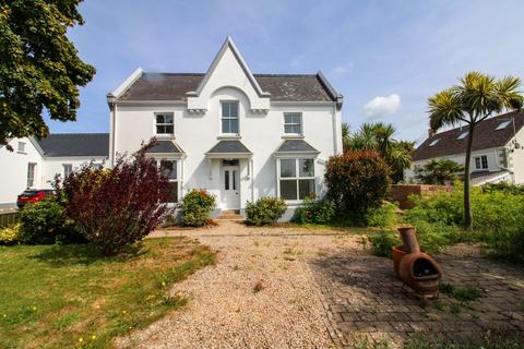 4 bedroom detached house to rent, La Rue De La Croix Au Maitre, Jersey JE3