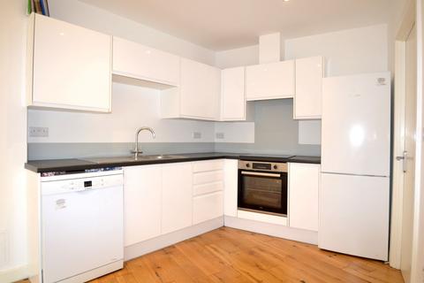 2 bedroom flat to rent, Belvedere Road, Crystal Palace SE19