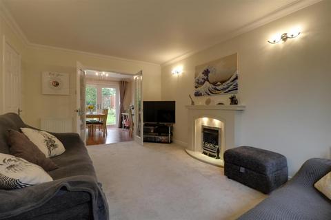 3 Byron Close, Rode Heath, Stoke-on-trent, ST7 3TS
