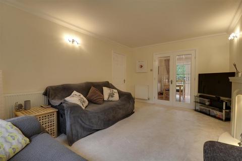 3 Byron Close, Rode Heath, Stoke-on-trent, ST7 3TS