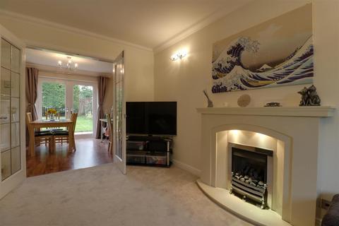 3 Byron Close, Rode Heath, Stoke-on-trent, ST7 3TS