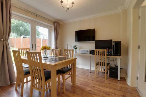3 Byron Close, Rode Heath, Stoke-on-trent, ST7 3TS