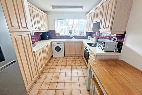 4 bedroom semi-detached house for sale, Windrush Road, Hollywood, B47 5QA