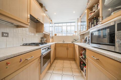 3 bedroom flat for sale, Standen Road, Southfields