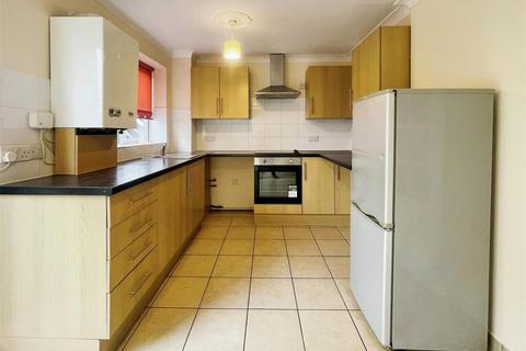 3 bedroom terraced house to rent, Fielding Avenue, Tilbury