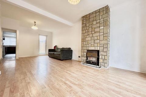 3 bedroom terraced house for sale, Claremont Road, London E17