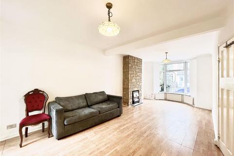 3 bedroom terraced house for sale, Claremont Road, London E17