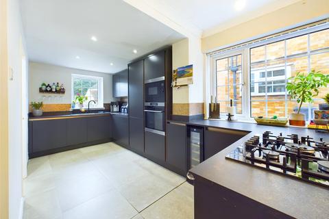 66 Park Drive, Campsall, Doncaster, DN6 9NP