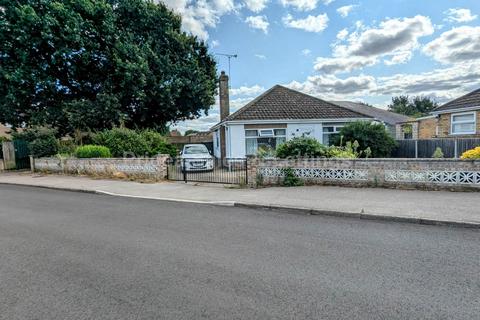 2 bedroom detached bungalow for sale, Robertson Road, North Hykeham