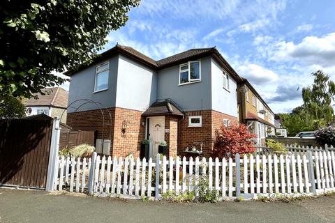 3 bedroom detached house for sale, Compton Crescent, Chessington, Surrey. KT9 2HB