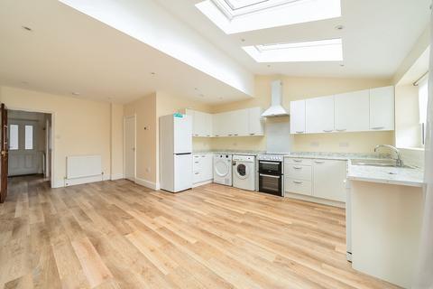 13 Deerbarn Road, Guildford, GU2 8AT