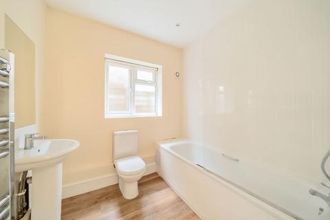 13 Deerbarn Road, Guildford, GU2 8AT