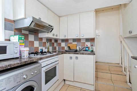 2 bedroom flat for sale, Pratt Street, London NW1