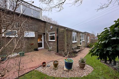 4 bedroom semi-detached bungalow for sale, Sycamore Close, Romney Marsh TN29