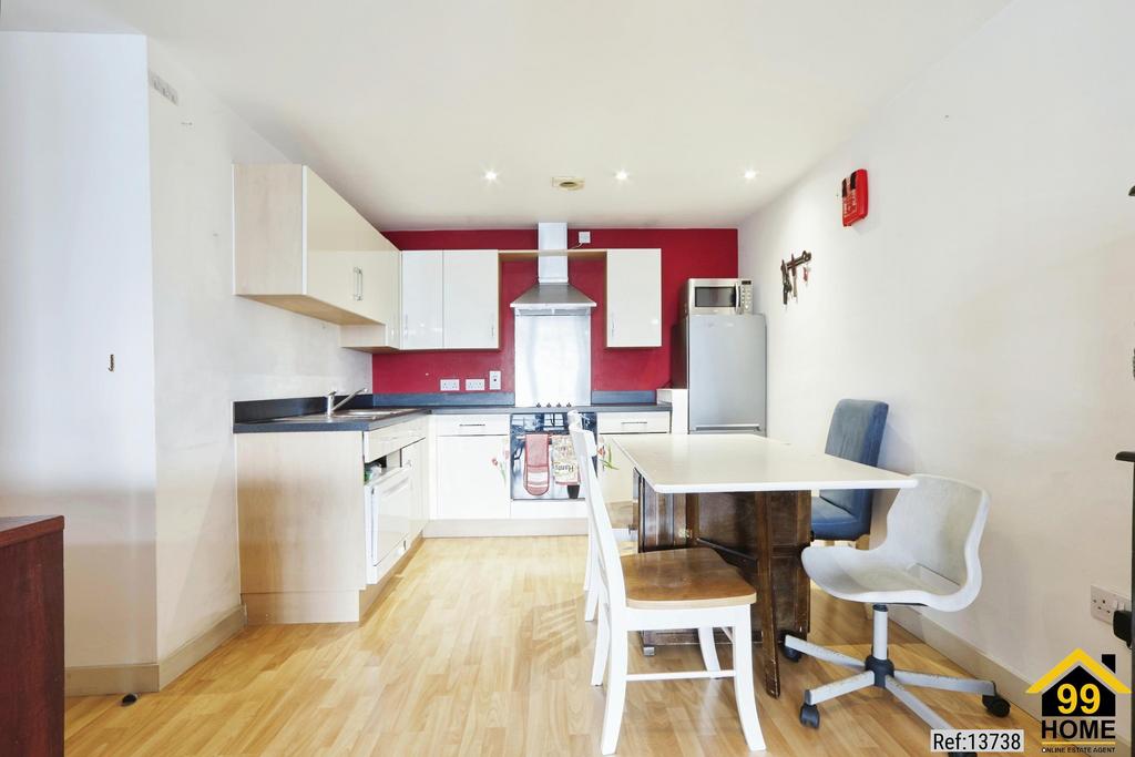 Apartment in Leeds, West Yorkshire - View 5