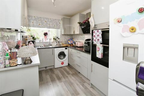 474 Beacon Road, Wibsey, Bradford, BD6 3DG