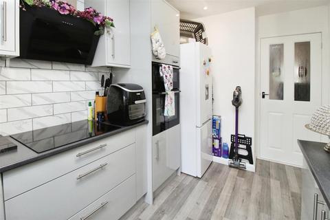 474 Beacon Road, Wibsey, Bradford, BD6 3DG