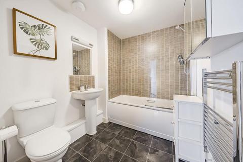 2 bedroom flat for sale, Haddenham,  Buckinghamshire,  HP17