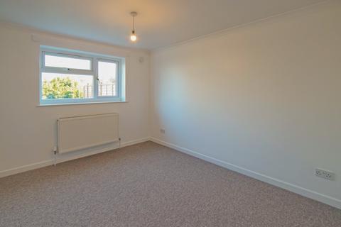 2 bedroom apartment to rent, Queen's Avenue, Portishead BS20