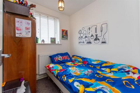 15 Thurlestone Drive, Nottingham, NG3 5SD