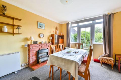 155 Worplesdon Road, Guildford, GU2 9XA