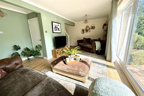 62 Holyrood Close, Ipswich, IP2 9DZ