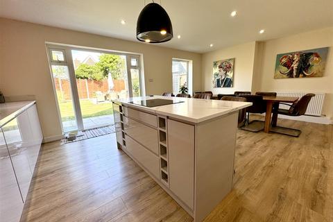 62 Holyrood Close, Ipswich, IP2 9DZ