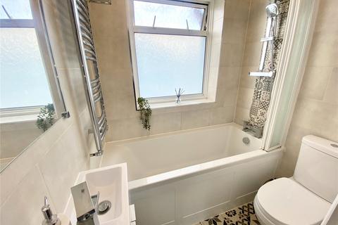 3 Maple Crescent, Sidcup, DA15 9LT