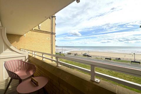 2 bedroom apartment for sale, Deepdene, The Beach, Filey