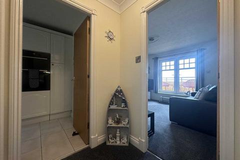 2 bedroom apartment for sale, Deepdene, The Beach, Filey