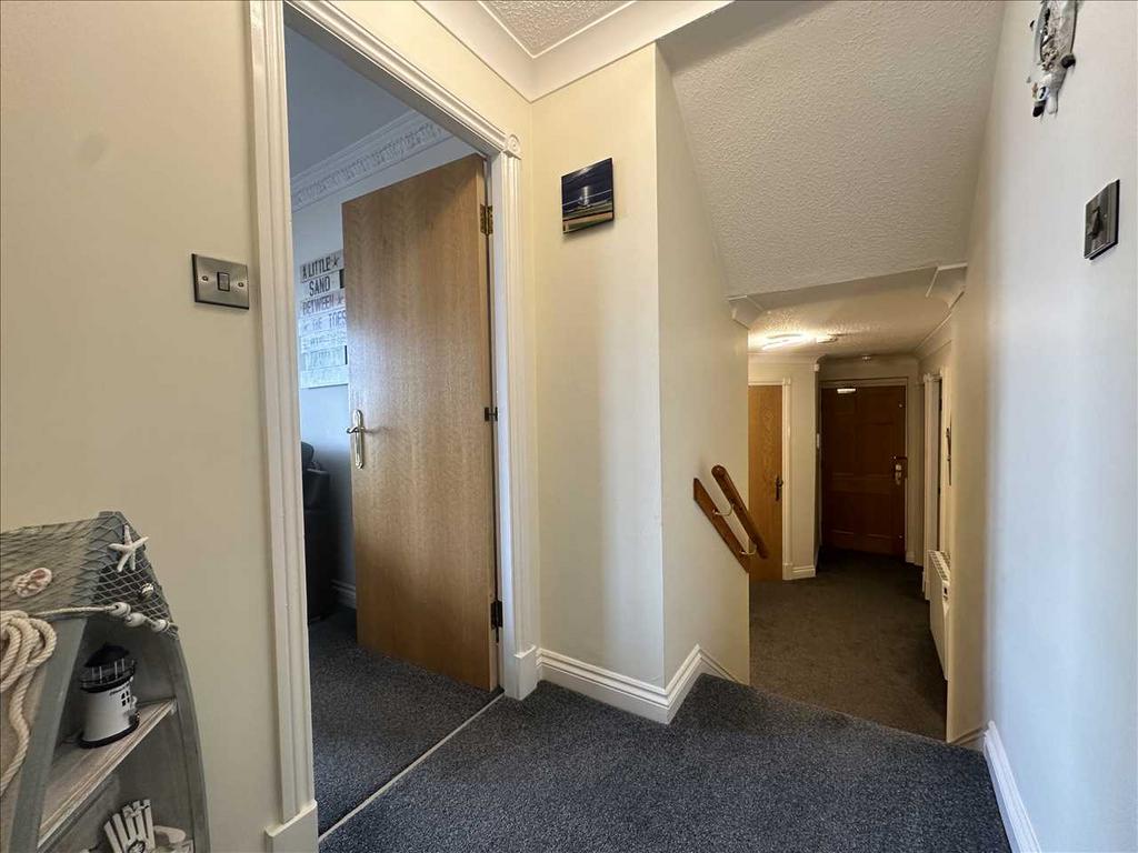 Bedroom (rear)