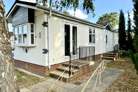 2 bedroom mobile home for sale, Willows Riverside Park, Windsor