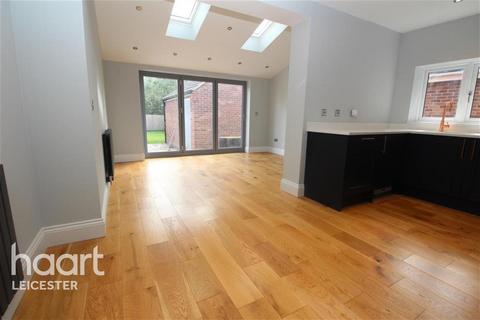 3 bedroom semi-detached house to rent, Cropston Road