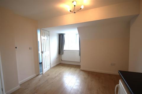 2 bedroom flat to rent, Northfield Road, Harborne, Birmingham, B17