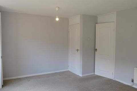 3 bedroom mews to rent, Ladysmith Road, Ashton-Under-Lyne OL6