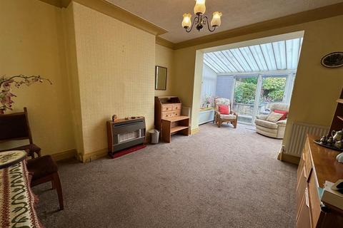 3 bedroom semi-detached house for sale, Westborough Drive, Halifax