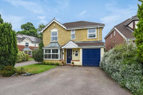 5 bedroom detached house to rent, Langdale Drive, Ascot, Berkshire, SL5