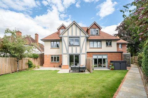 2 bedroom flat for sale, Packhorse Road, Gerrards Cross, Buckinghamshire