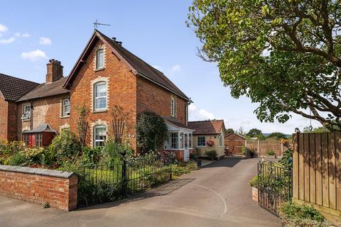 3 bedroom terraced house for sale, Barbers Bridge, nr Tibberton GL2