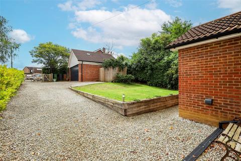 30 Greenfields, Liss, GU33 7EH